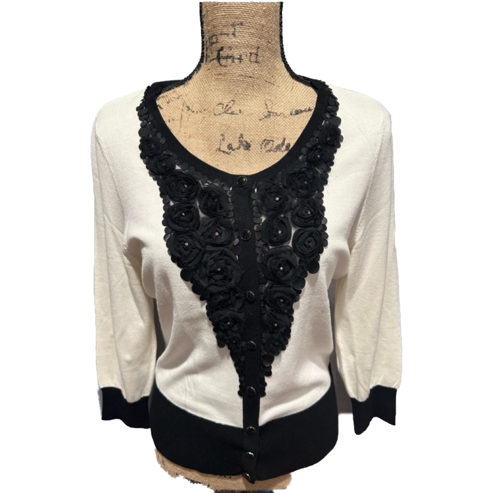 WHBM Cardigan - Size M - Never Worn - Beautiful Design